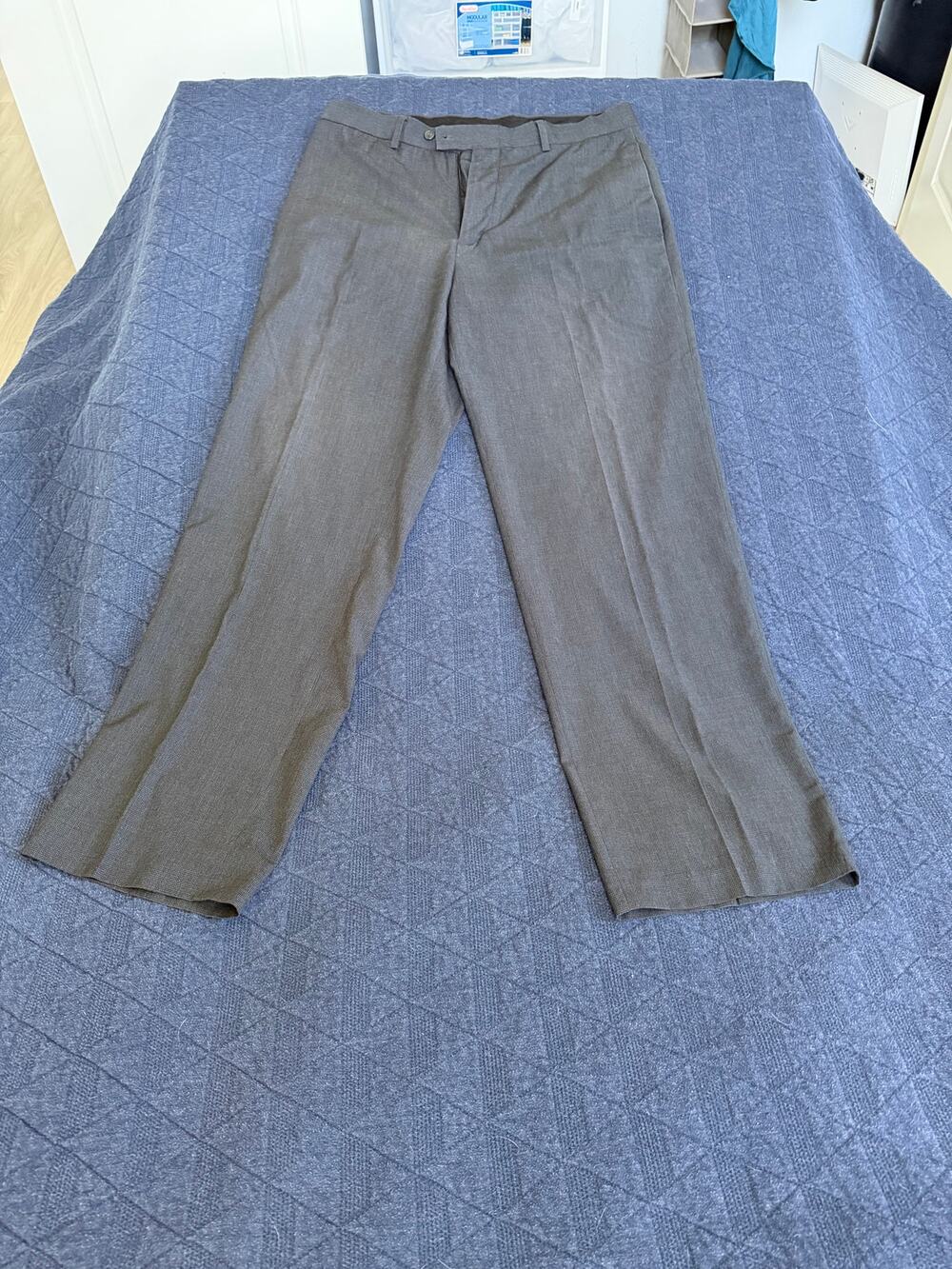 Van Heusen Studio Mens 34x32 Charcoal Gray Micro Check Dress Pants